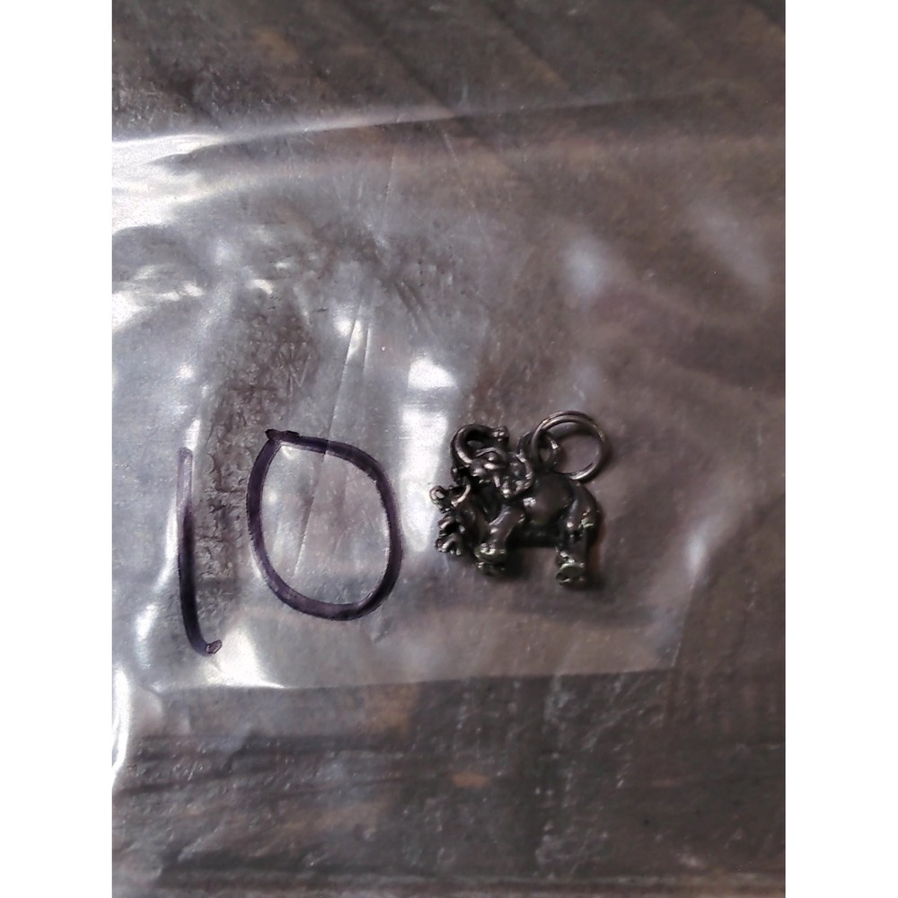 Vintage Elephant Charm Pendant Silver Tone Textured 3D Animal Jewelry 741